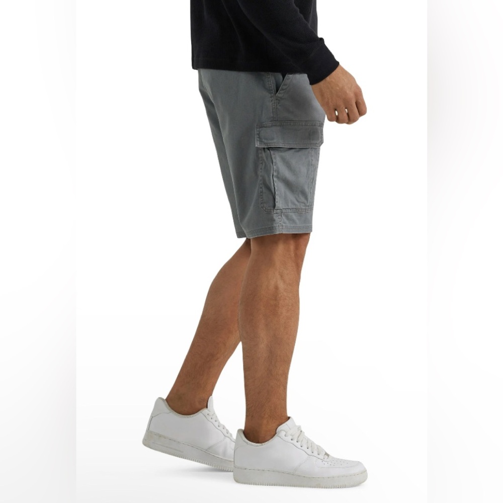 WRANGLER Mens Cargo Shorts Size 48” Waist Gray Cotton Elastane New - Picture 5 of 9